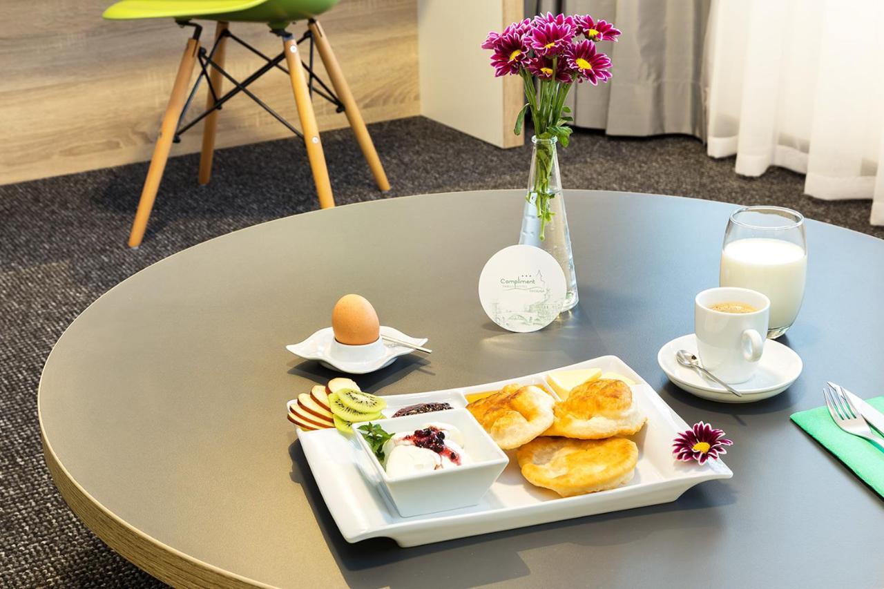 Hotel Compliment Τριάβνα Εξωτερικό φωτογραφία