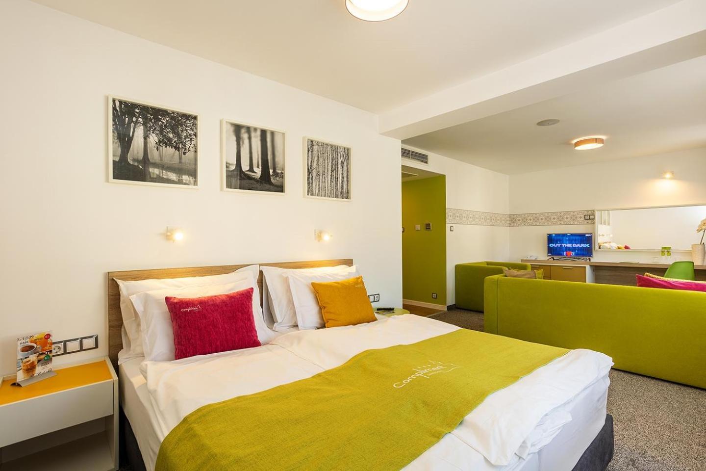 Hotel Compliment Τριάβνα Εξωτερικό φωτογραφία