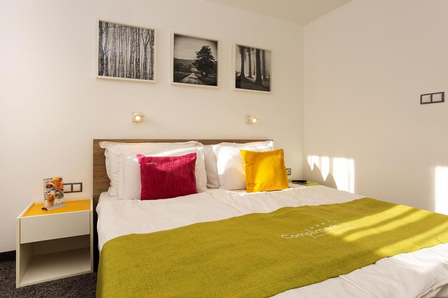 Hotel Compliment Τριάβνα Εξωτερικό φωτογραφία