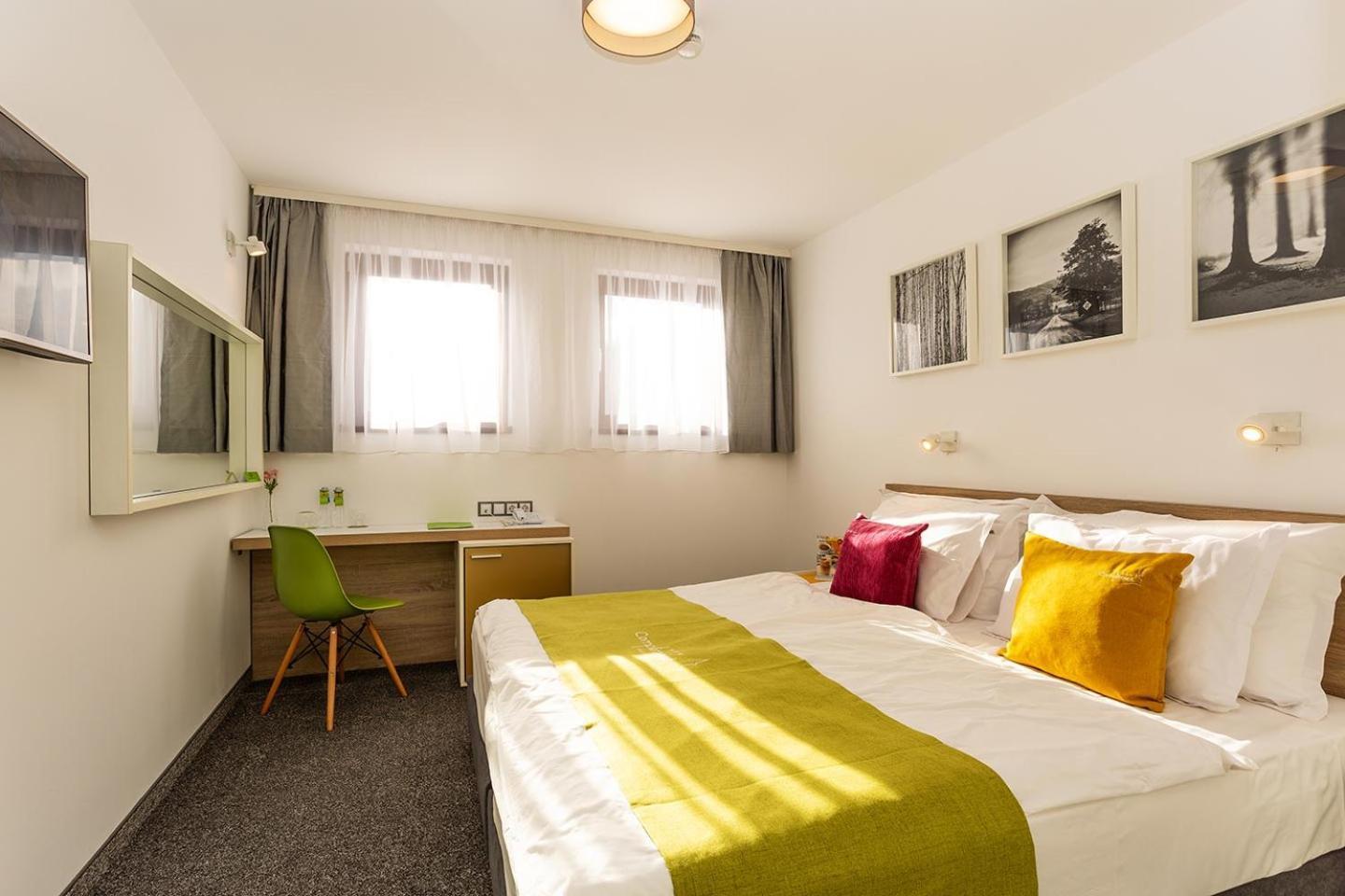 Hotel Compliment Τριάβνα Εξωτερικό φωτογραφία