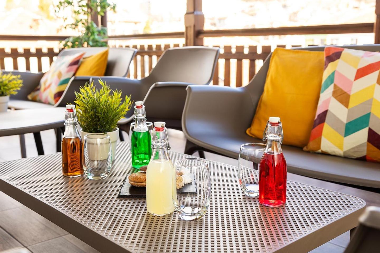 Hotel Compliment Τριάβνα Εξωτερικό φωτογραφία