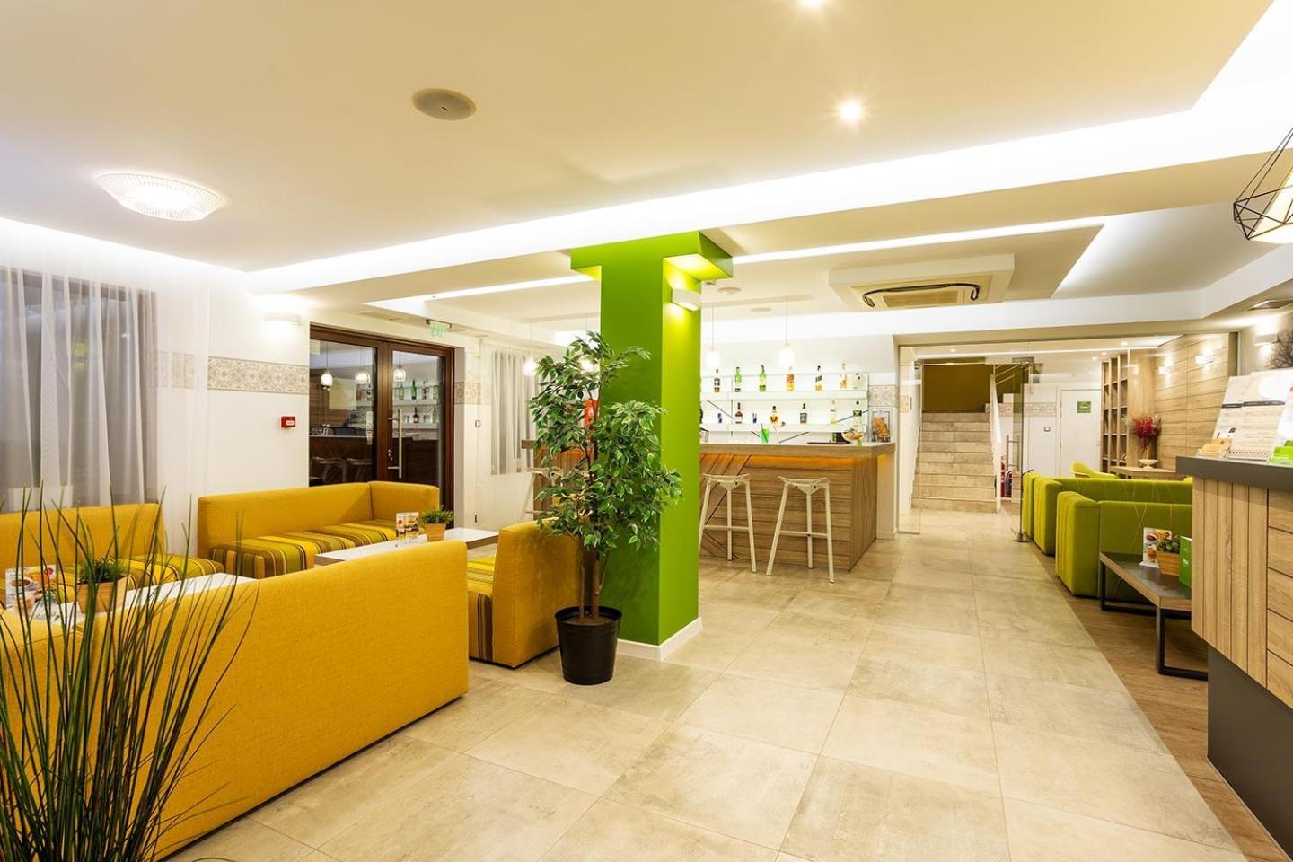 Hotel Compliment Τριάβνα Εξωτερικό φωτογραφία