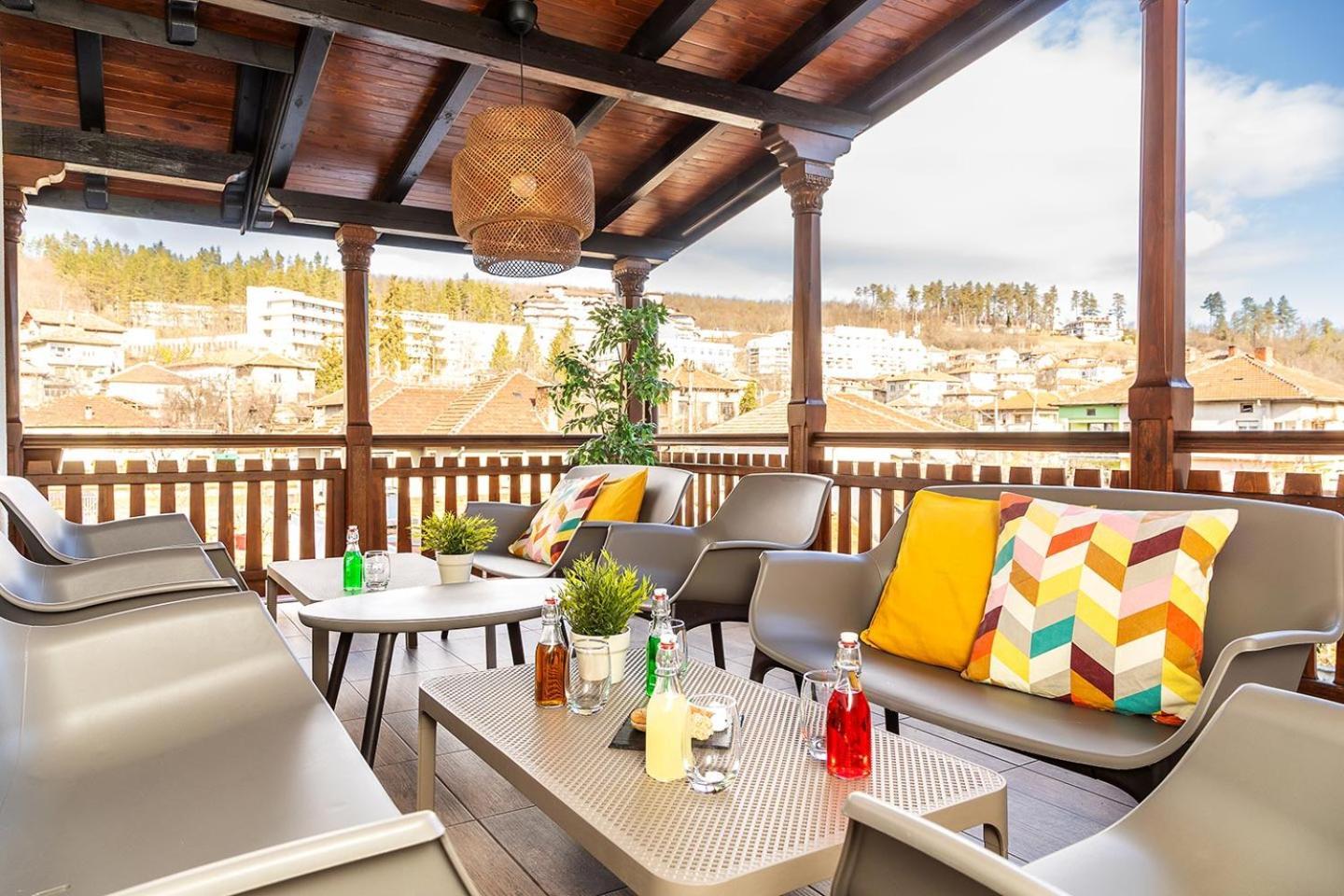 Hotel Compliment Τριάβνα Εξωτερικό φωτογραφία