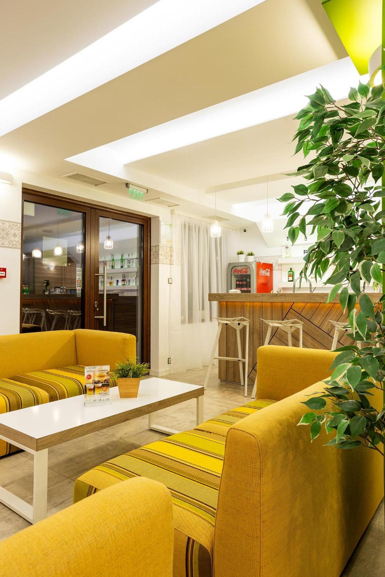 Hotel Compliment Τριάβνα Εξωτερικό φωτογραφία
