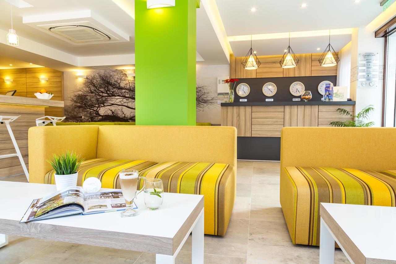 Hotel Compliment Τριάβνα Εξωτερικό φωτογραφία