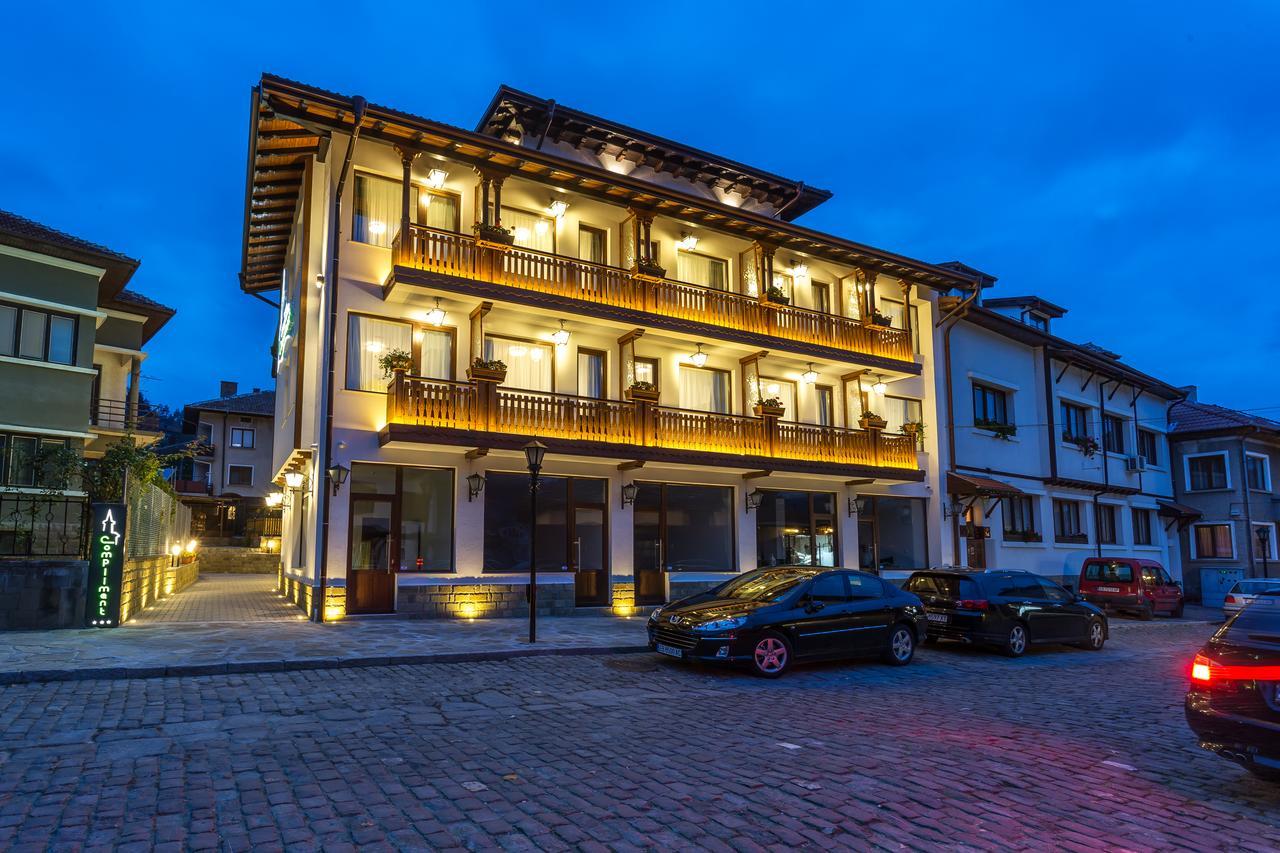 Hotel Compliment Τριάβνα Εξωτερικό φωτογραφία