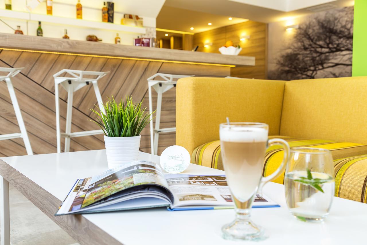 Hotel Compliment Τριάβνα Εξωτερικό φωτογραφία
