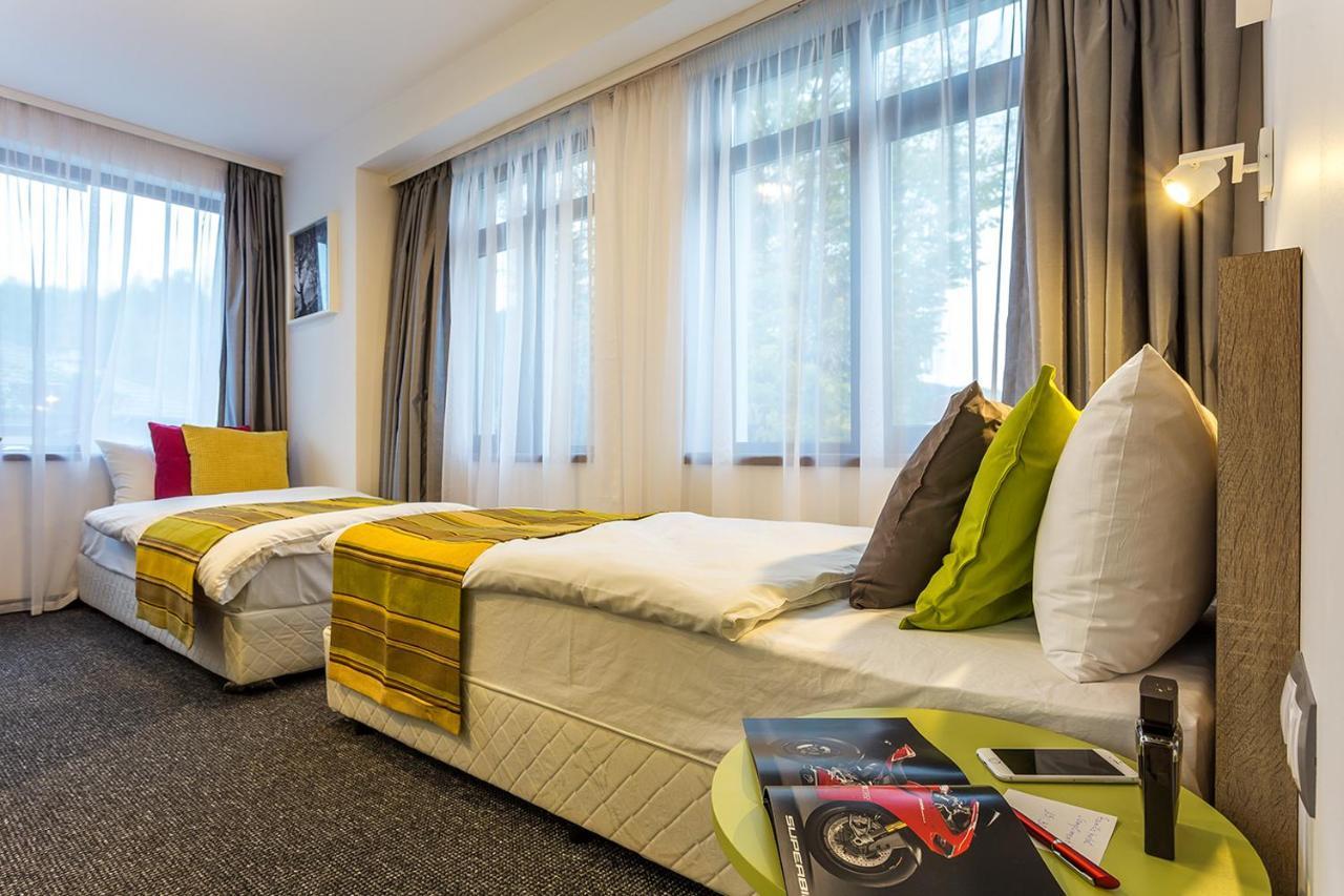 Hotel Compliment Τριάβνα Εξωτερικό φωτογραφία